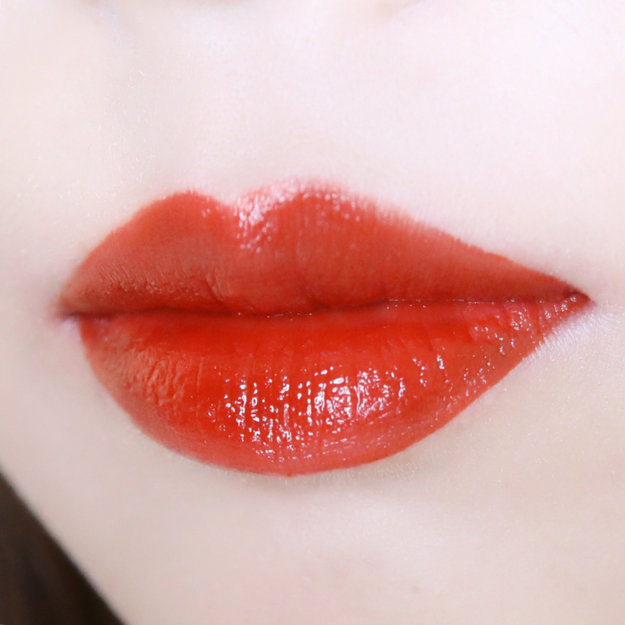 【口红试色】阿玛尼红管405试色烂番茄色 上唇后不是暗暗的橘色,也不
