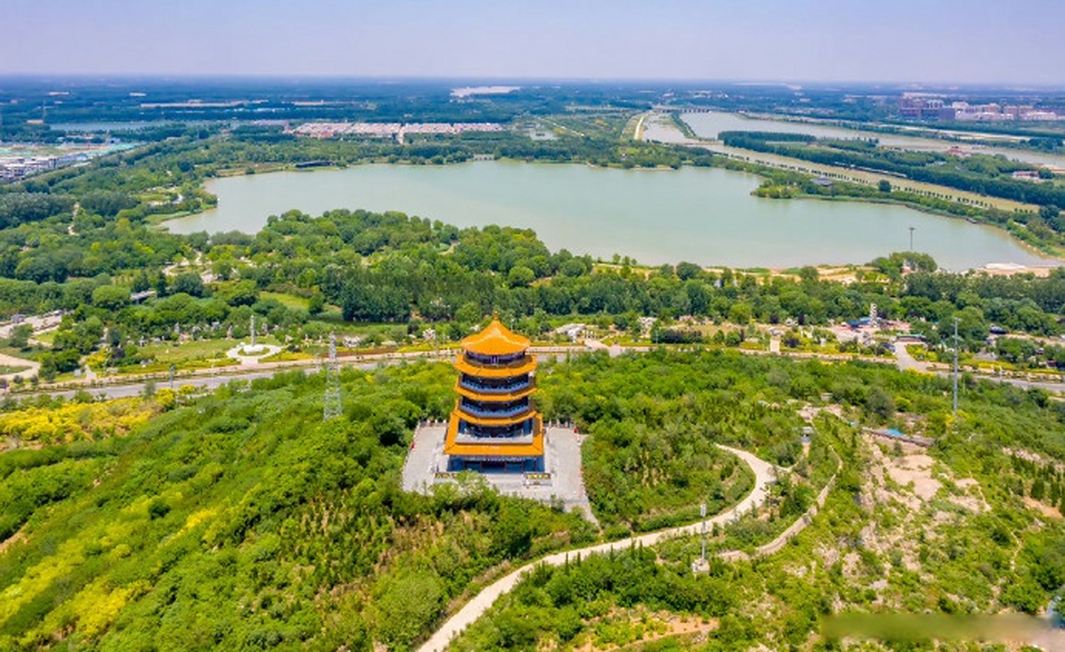 沿着黄河遇见海# #最in山东打卡地# 平阴玫瑰湖湿地玛钢公园 [微风]