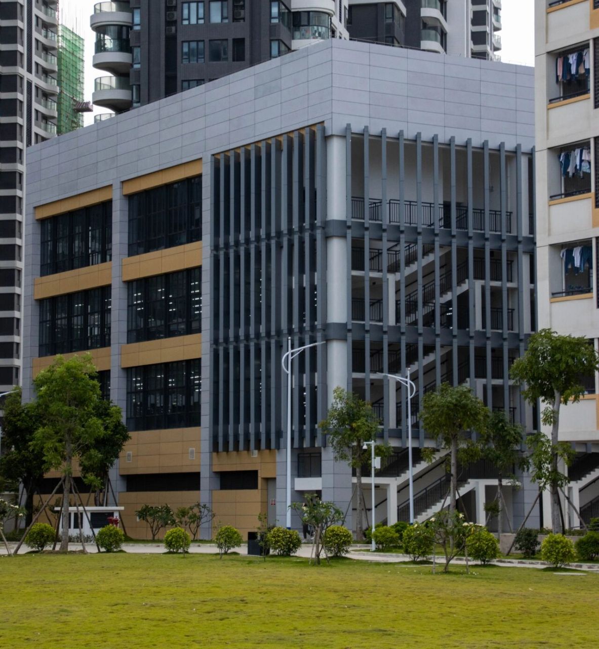汕头金中海湾学校|掠影 去年在海湾时拍的一些照片一年过去了体育馆