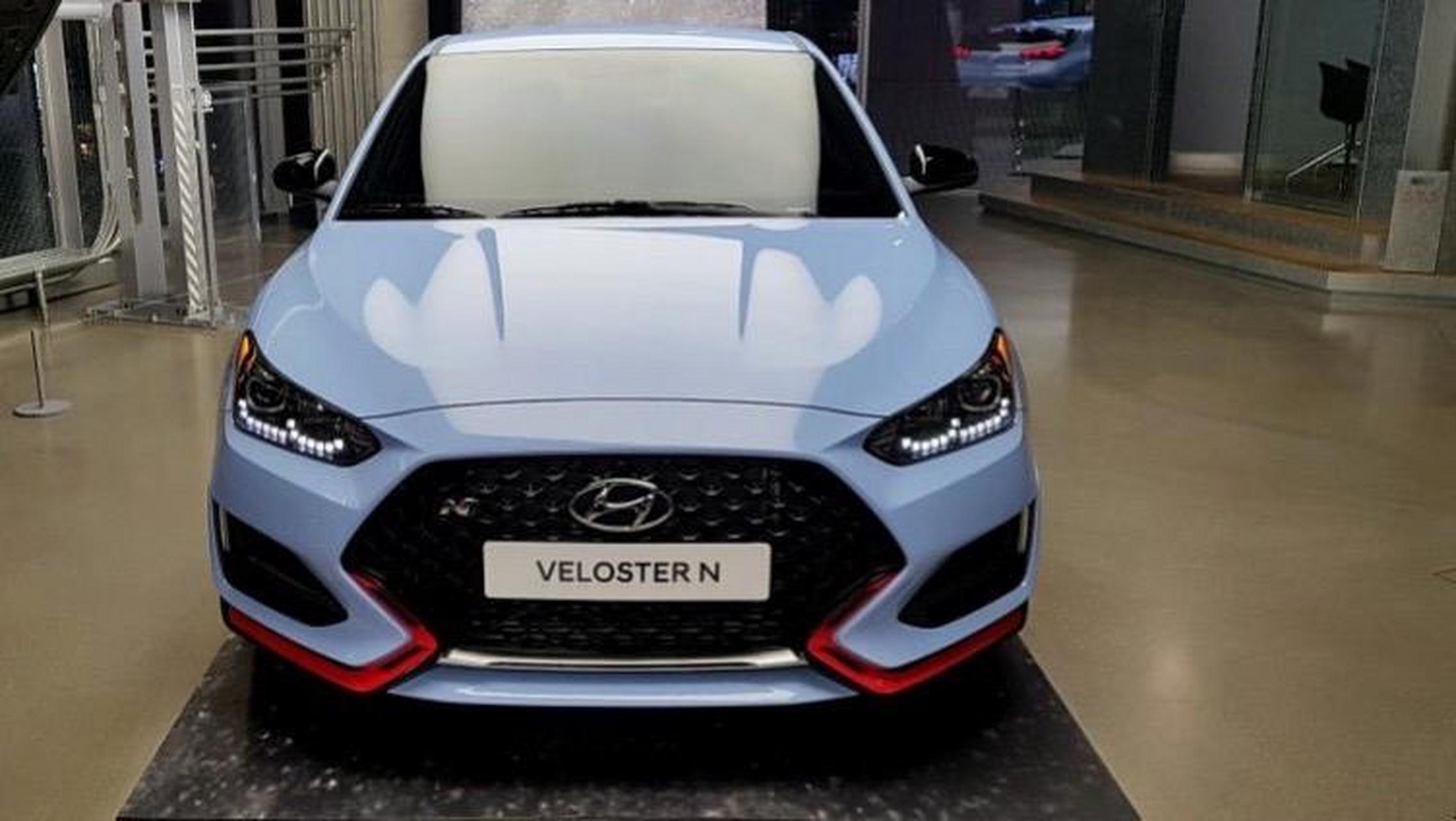 现代飞思n属于紧凑型掀背车,2020后未进行换代,这几年外观依旧保持