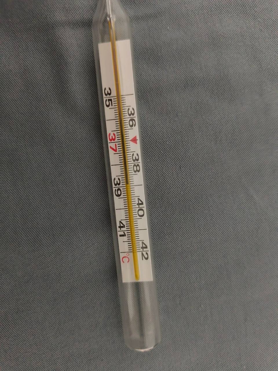 怎么确定水银体温计准不准啊 昨晚40℃,吃了退烧药降了一晚还是38.