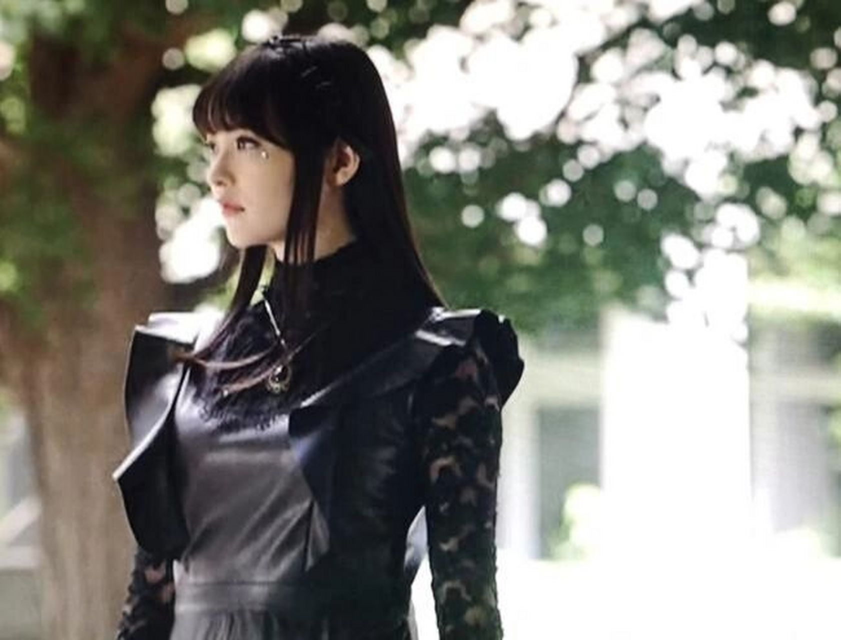 上坂堇vs美剑沙姬,谁的颜值更高     最后两张图为变身后的美剑(格尔