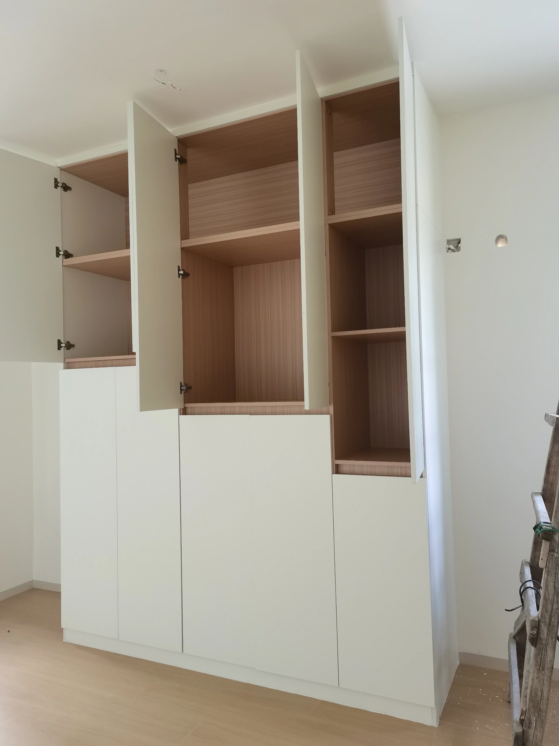 云逸白 北美红杉的柜子 许多网友想看看云逸白和北美