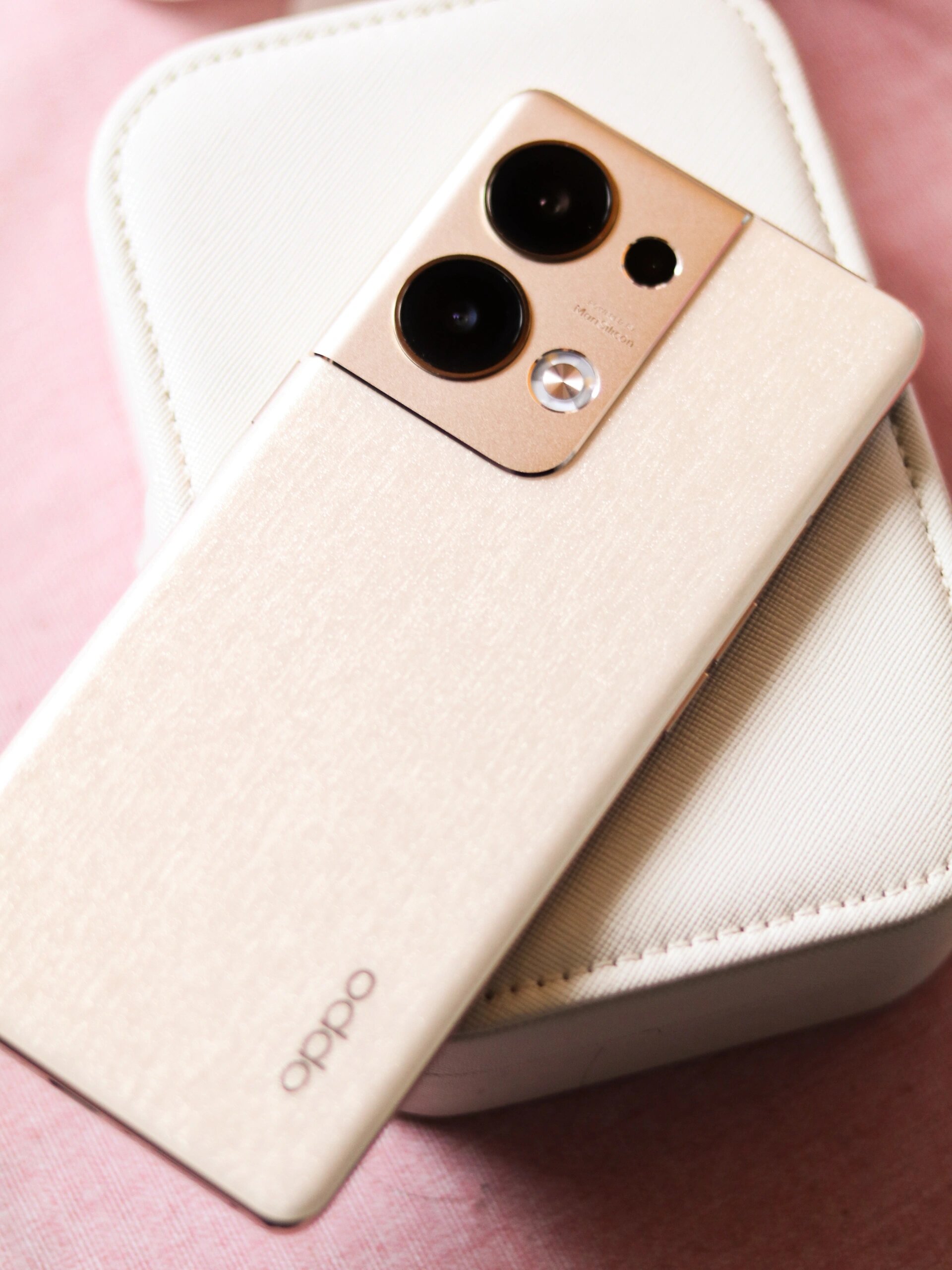 oppo reno9 pro 用了半年了,聊聊使用感受 哈喽大家好,我是峰仔 使用