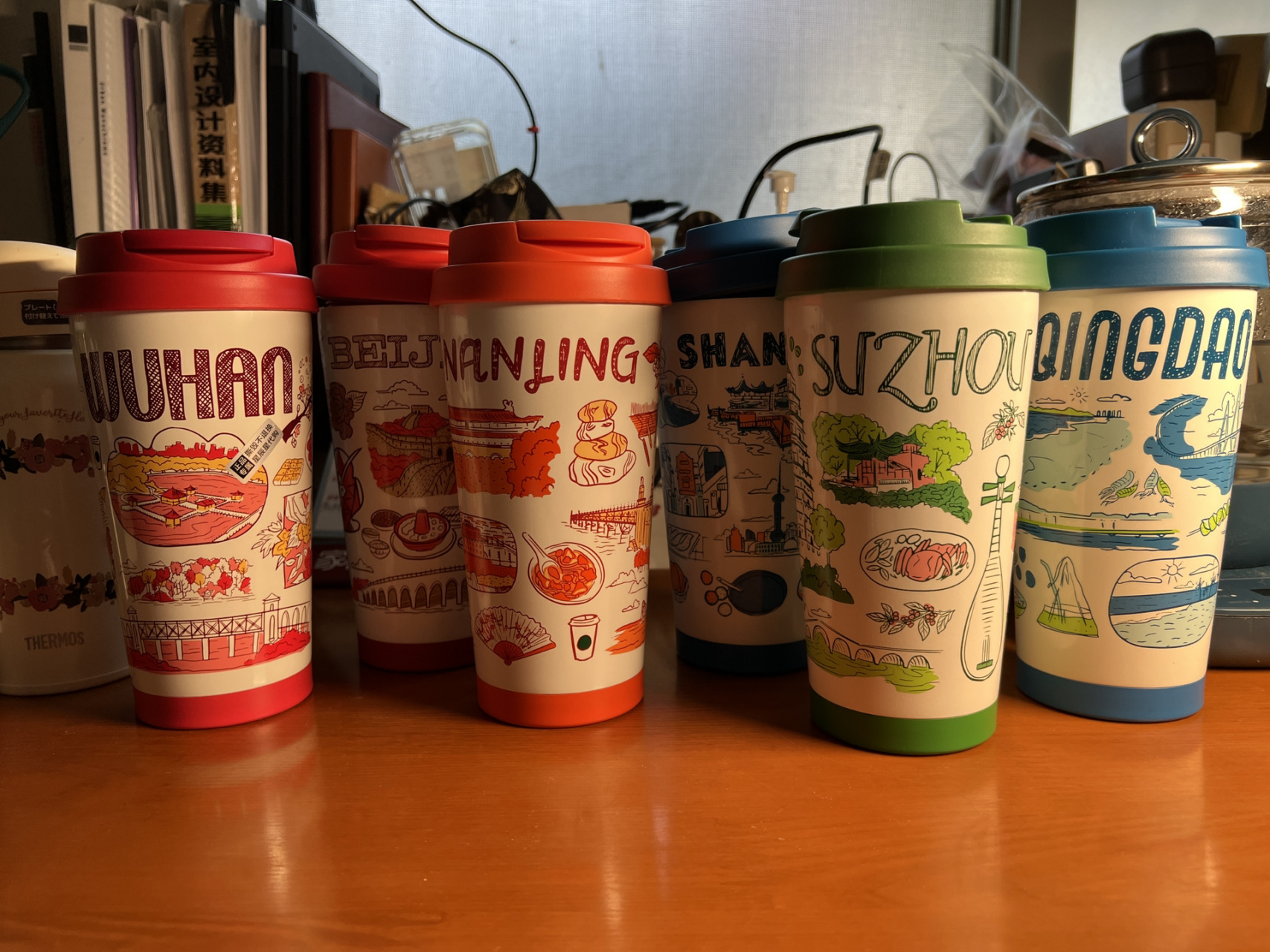 星巴克城市杯系列北京上海苏州南京武汉青岛 我还差灰色的重庆 今年要