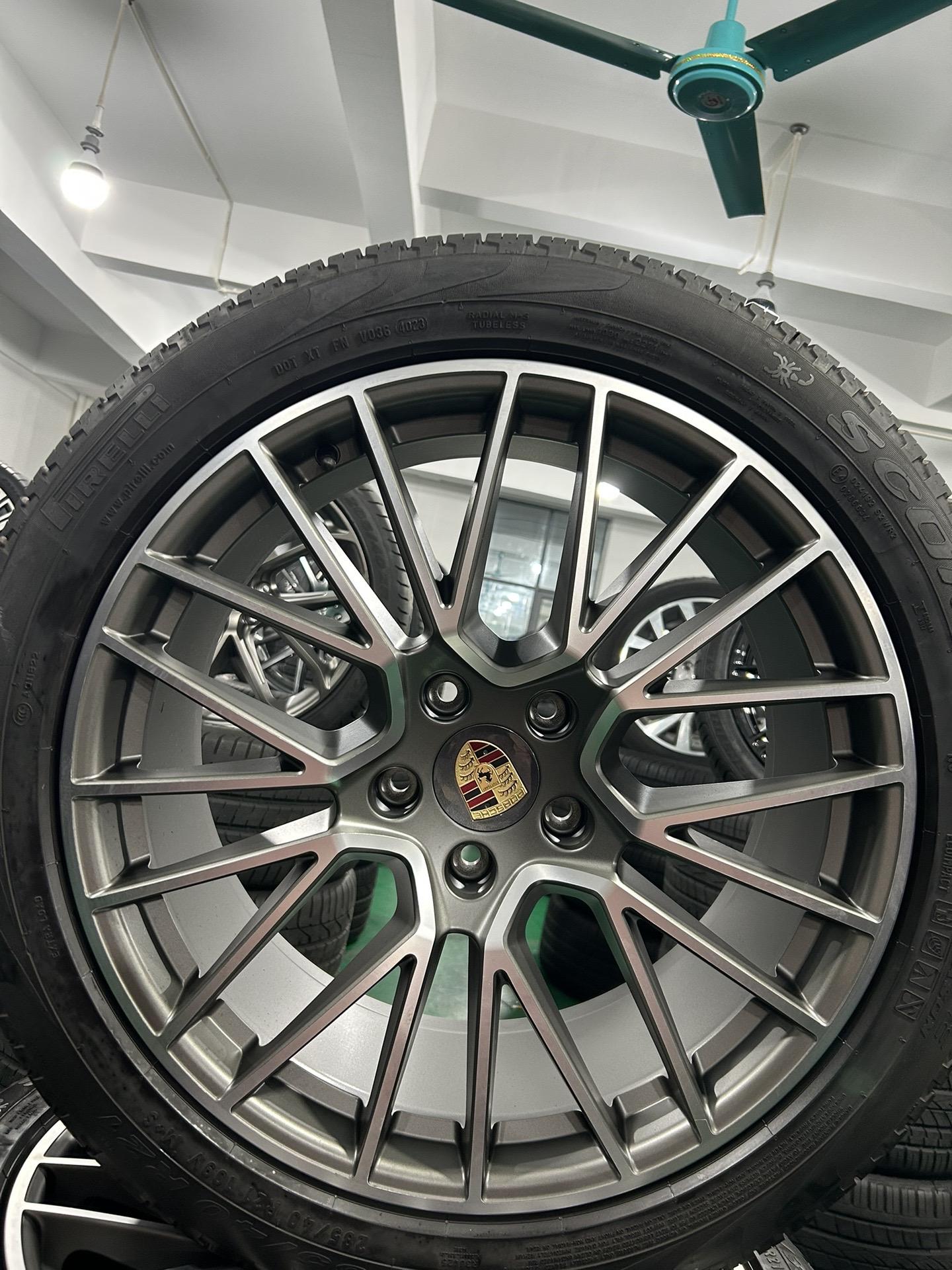 保时捷卡宴21寸原车原厂轮毂轮胎一套.