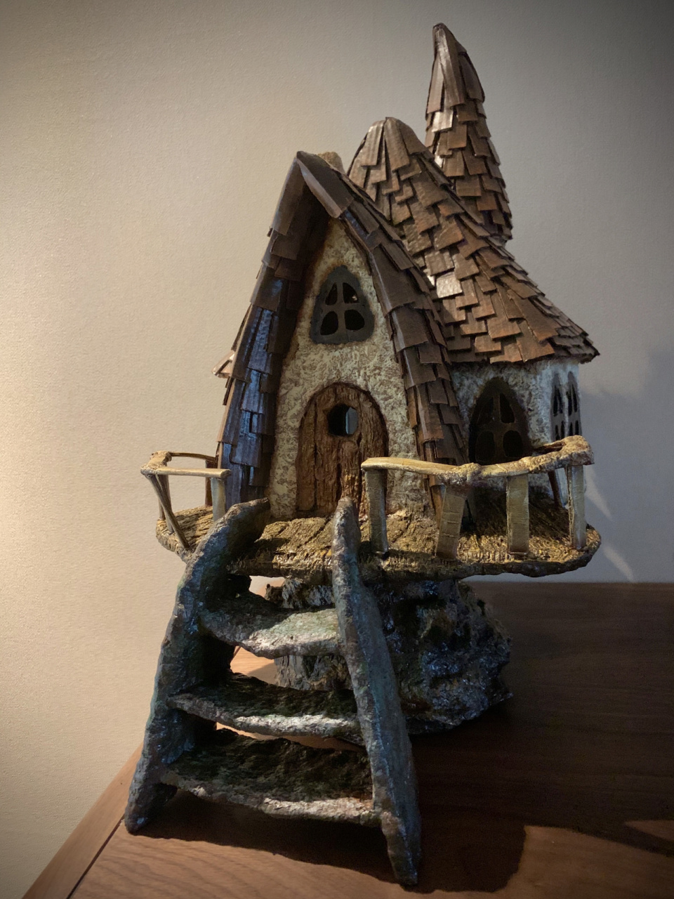 纸箱diy废物利用手工制作 精灵树屋 做做停停,用了一个多月终于做好了