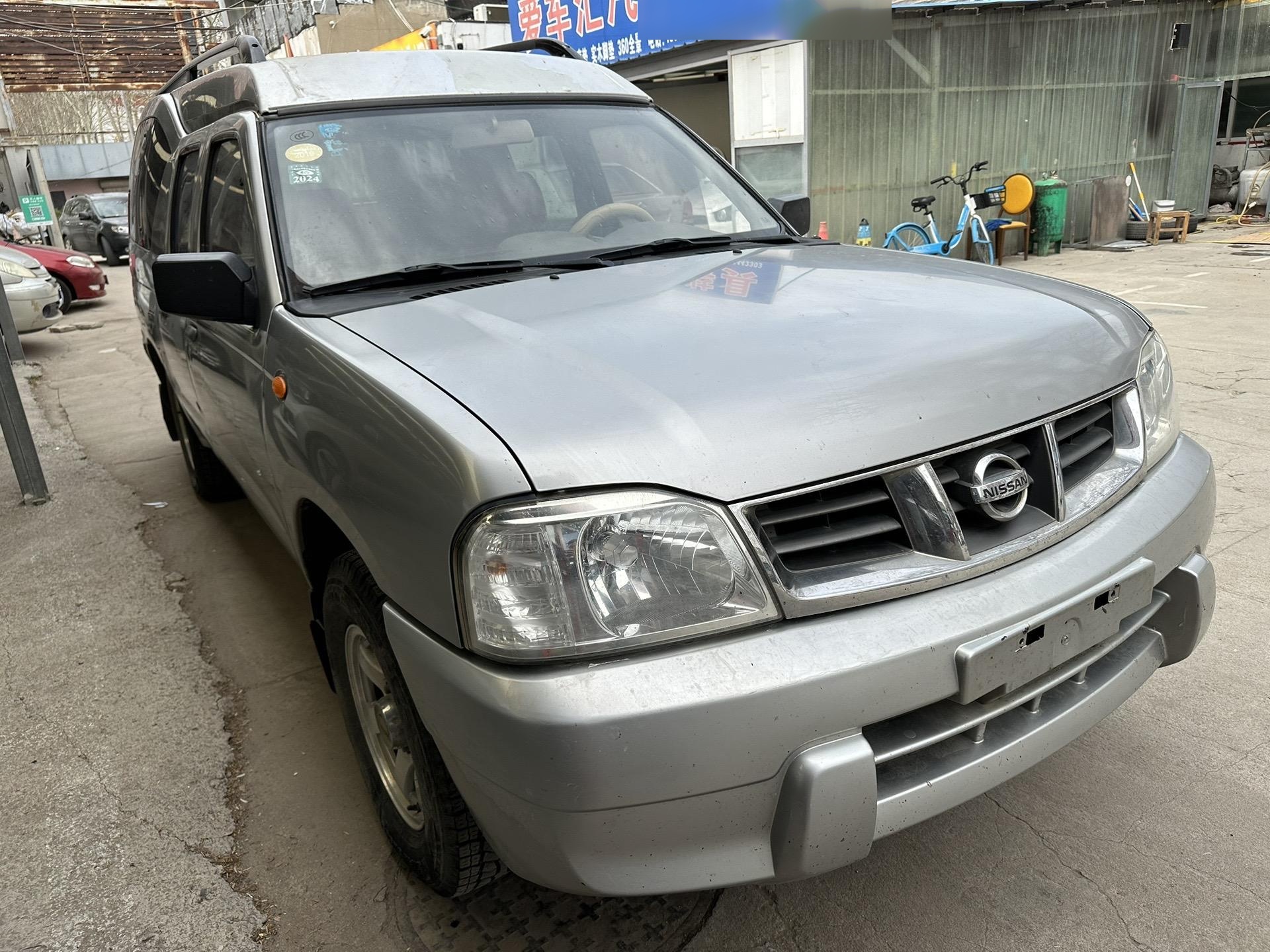 双胞胎11年尼桑np300基本原车漆,发变完好,底盘扎实