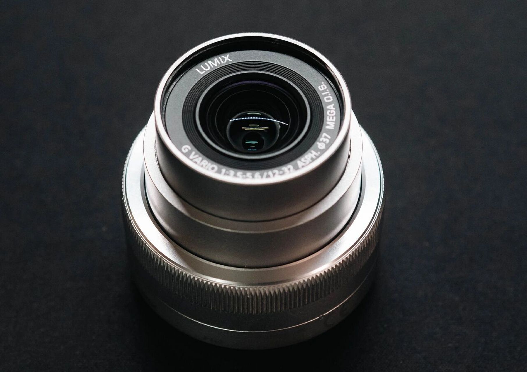 松下12-32镜头,被忽视的穷人三宝之一 众所周知,m43系统的镜头群极其