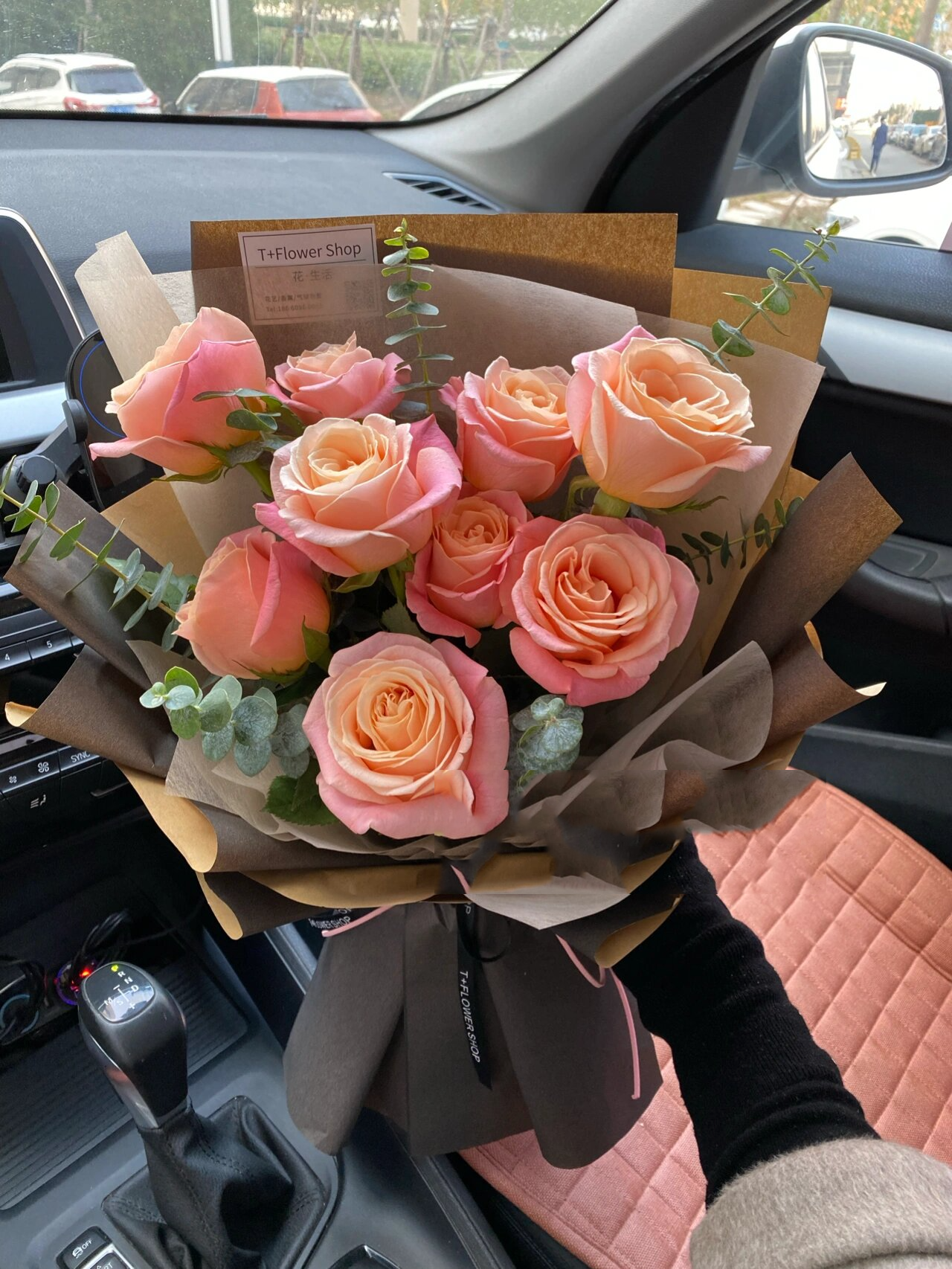 朱小姐玫瑰花束 9朵玫瑰小花束