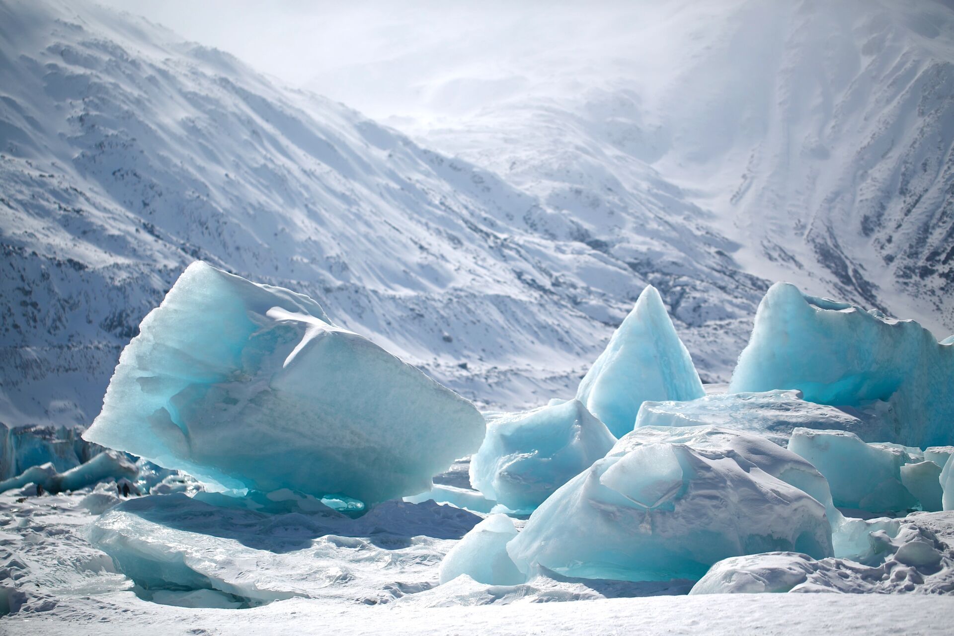 来古冰川 千年蓝冰 来古冰川应该是国内最容易到达而且能看到有蓝冰的