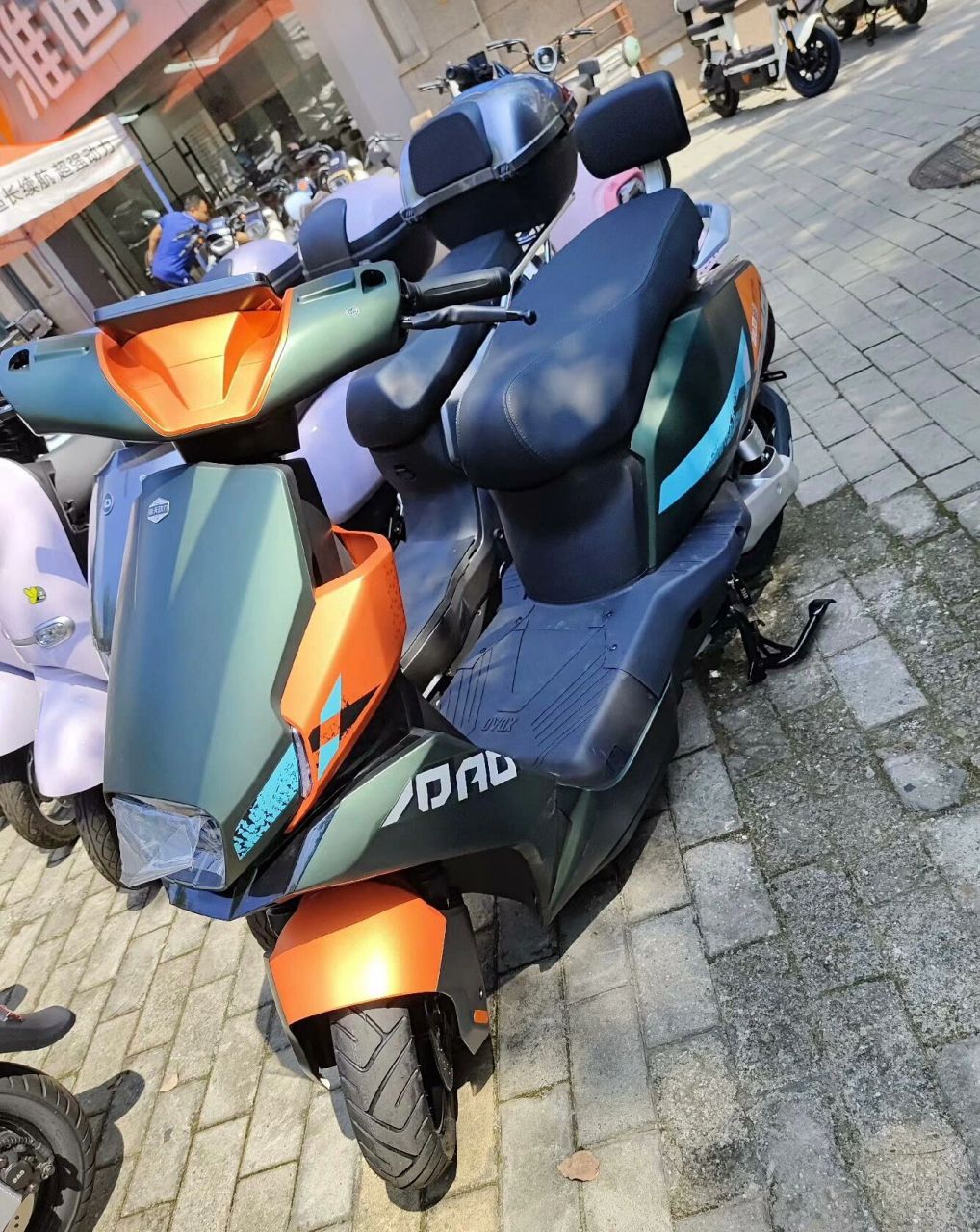 车灯有点ktm rc390得意思,小刀新款青蜂侠,72v20a电池,前后碟刹配置