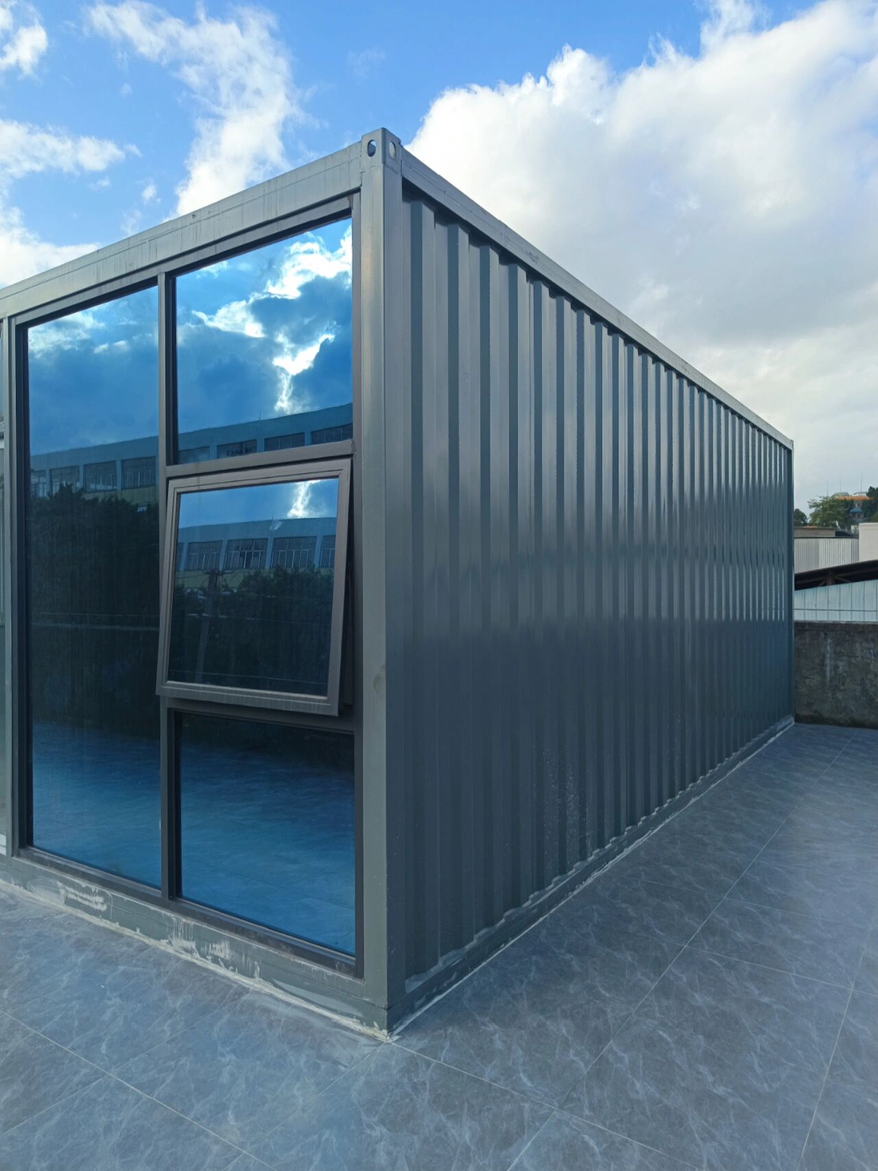 福特蓝镀膜玻璃集装箱房办公室