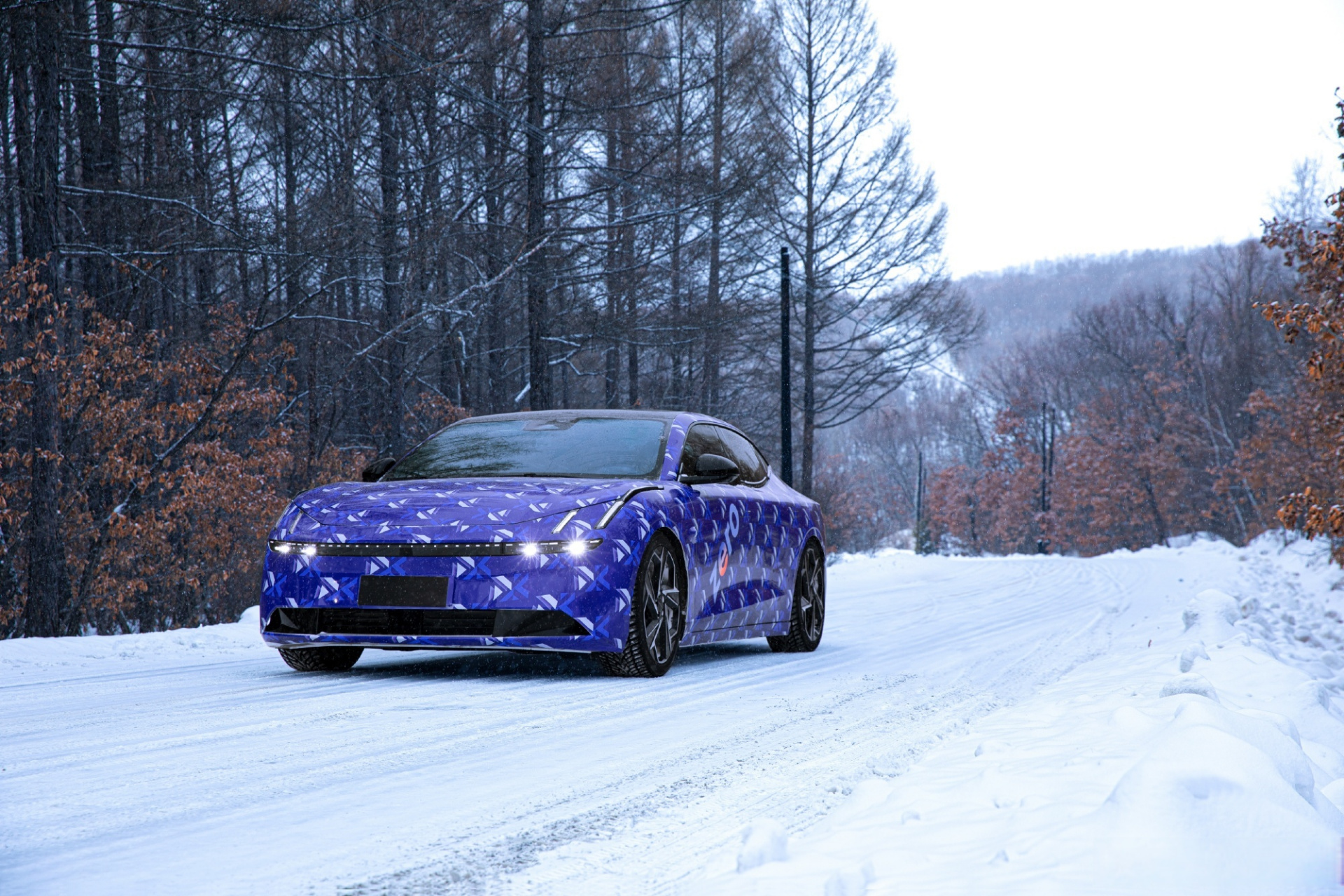 领克e371冬测谍照,"领克zero"终于要来了?