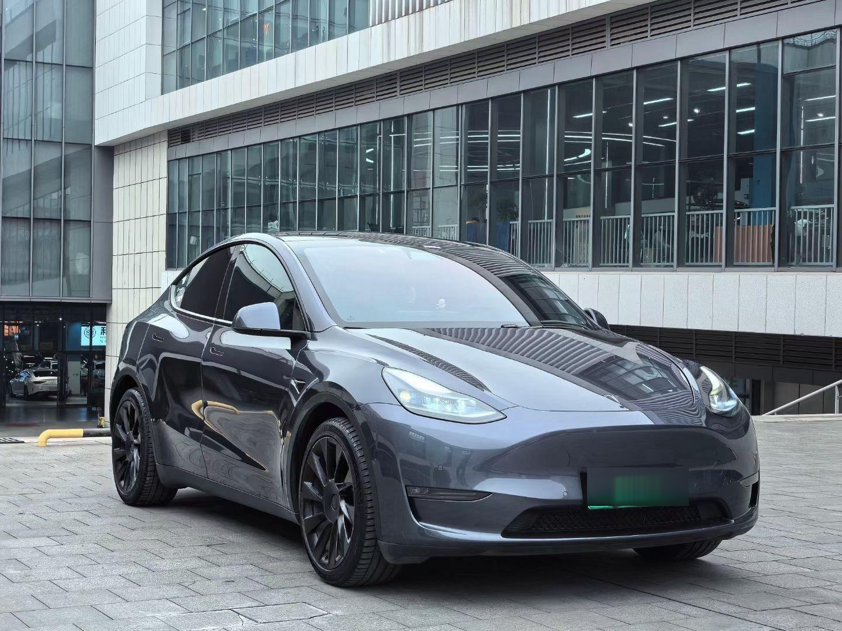 最新到店 特斯拉model y 双电机长续航  21年8月上牌 9万公里 全车