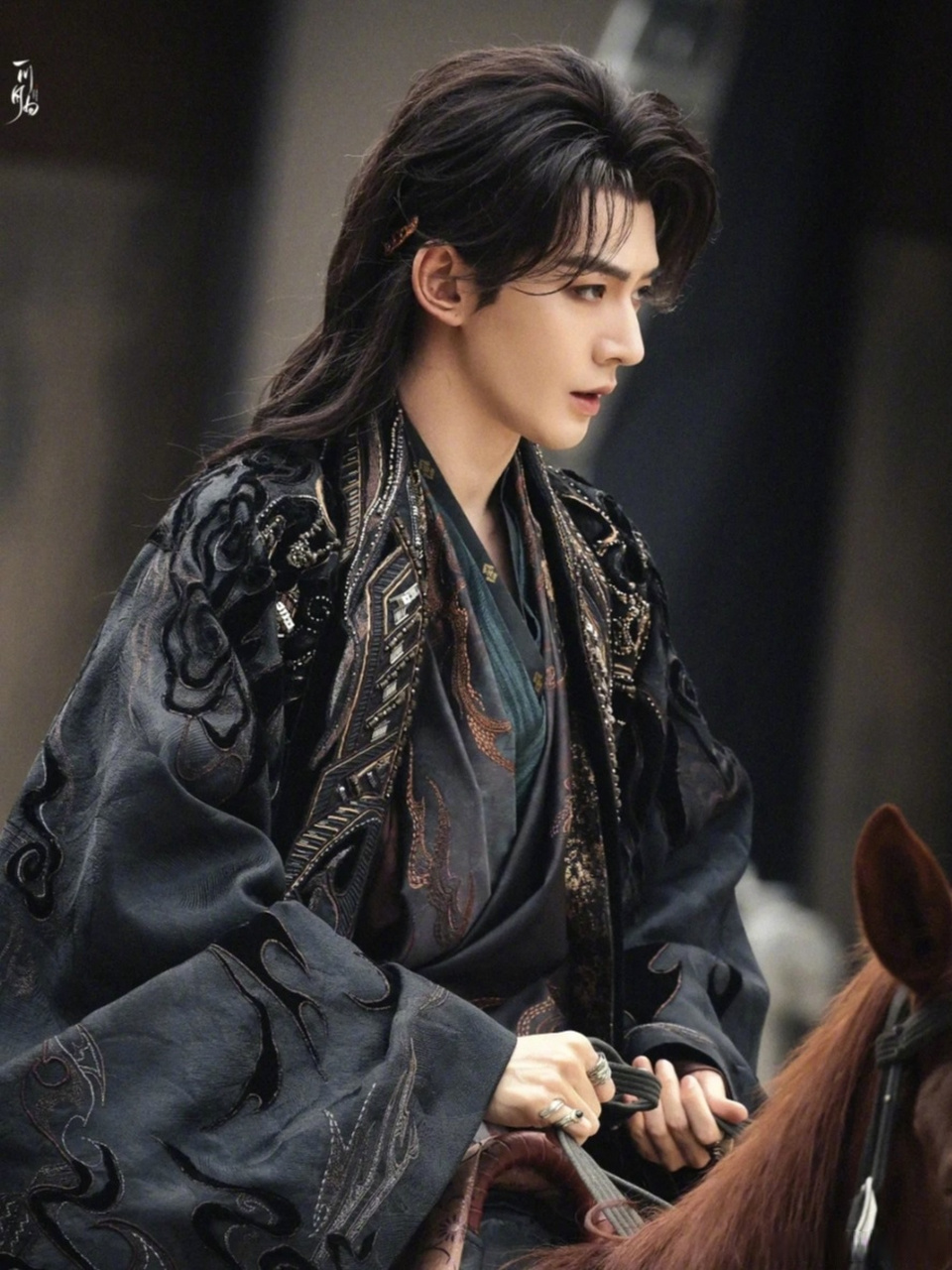 盘点男演员古装剧的卷发造型,茶朔洵,范闲,李同光,许七安,阿勒诗隼