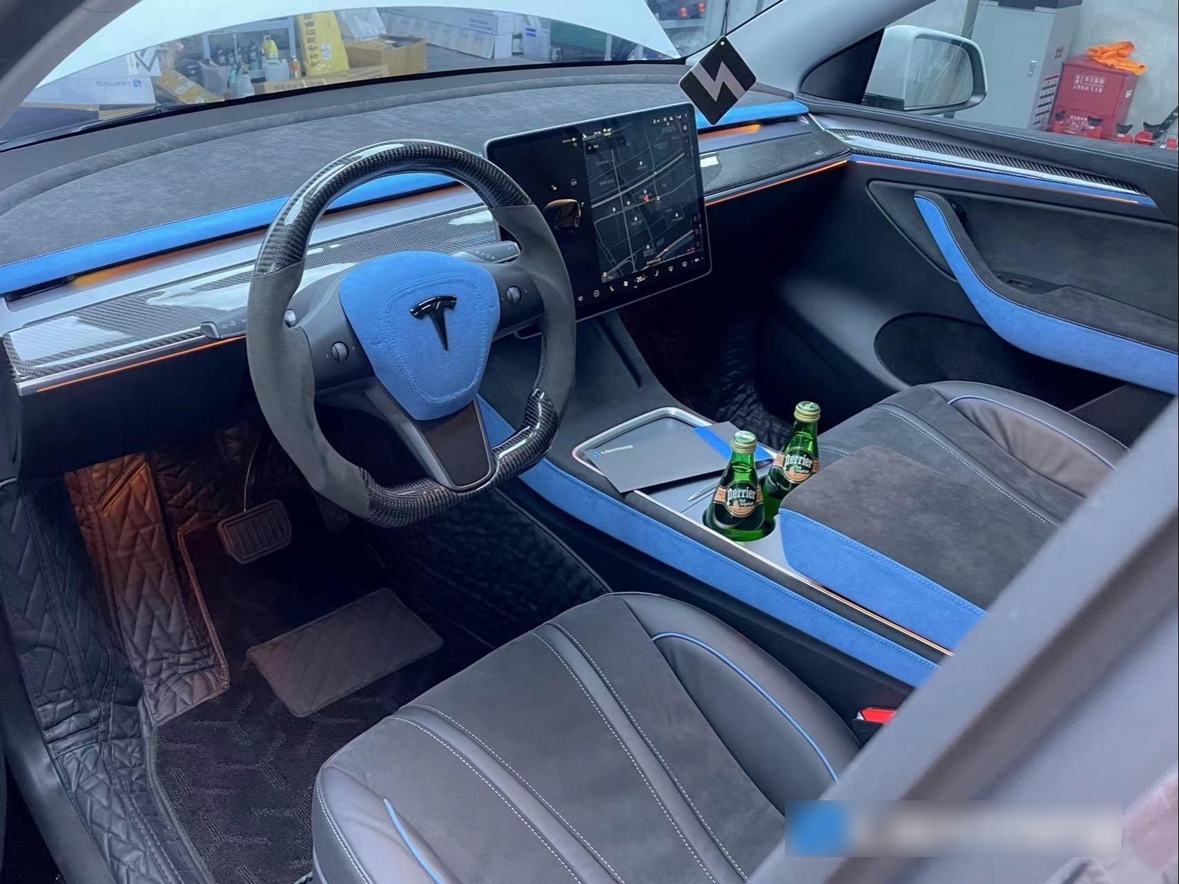 特斯拉内饰升级.