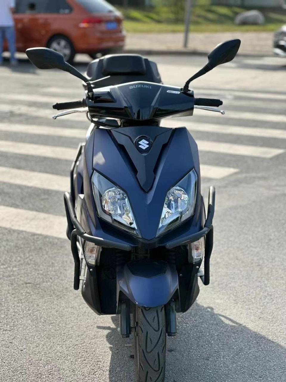 22年铃木uy125星空蓝