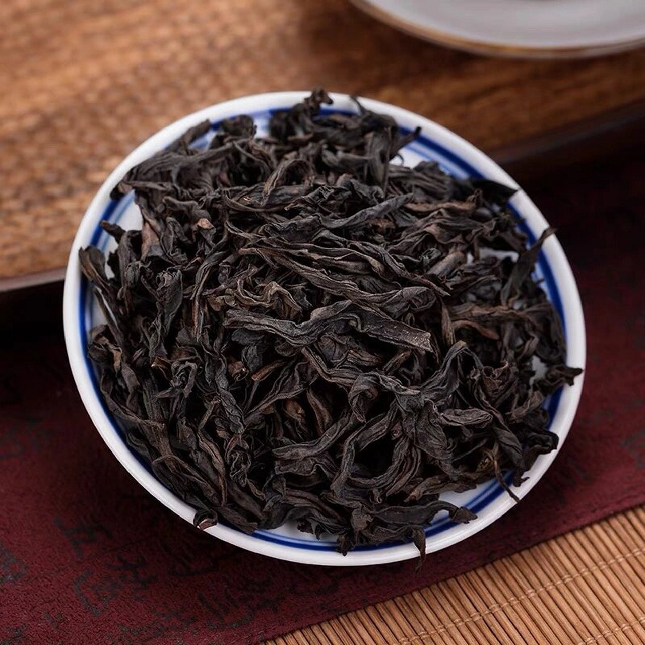 岩茶—心头肉—天心岩 "心头肉"-天心岩肉桂 "心头肉"是以产在天心岩