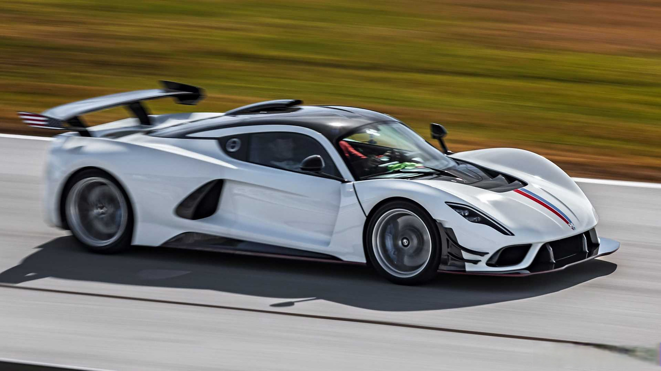 大波美图奉上~~~#轩尼诗# #顶级超跑