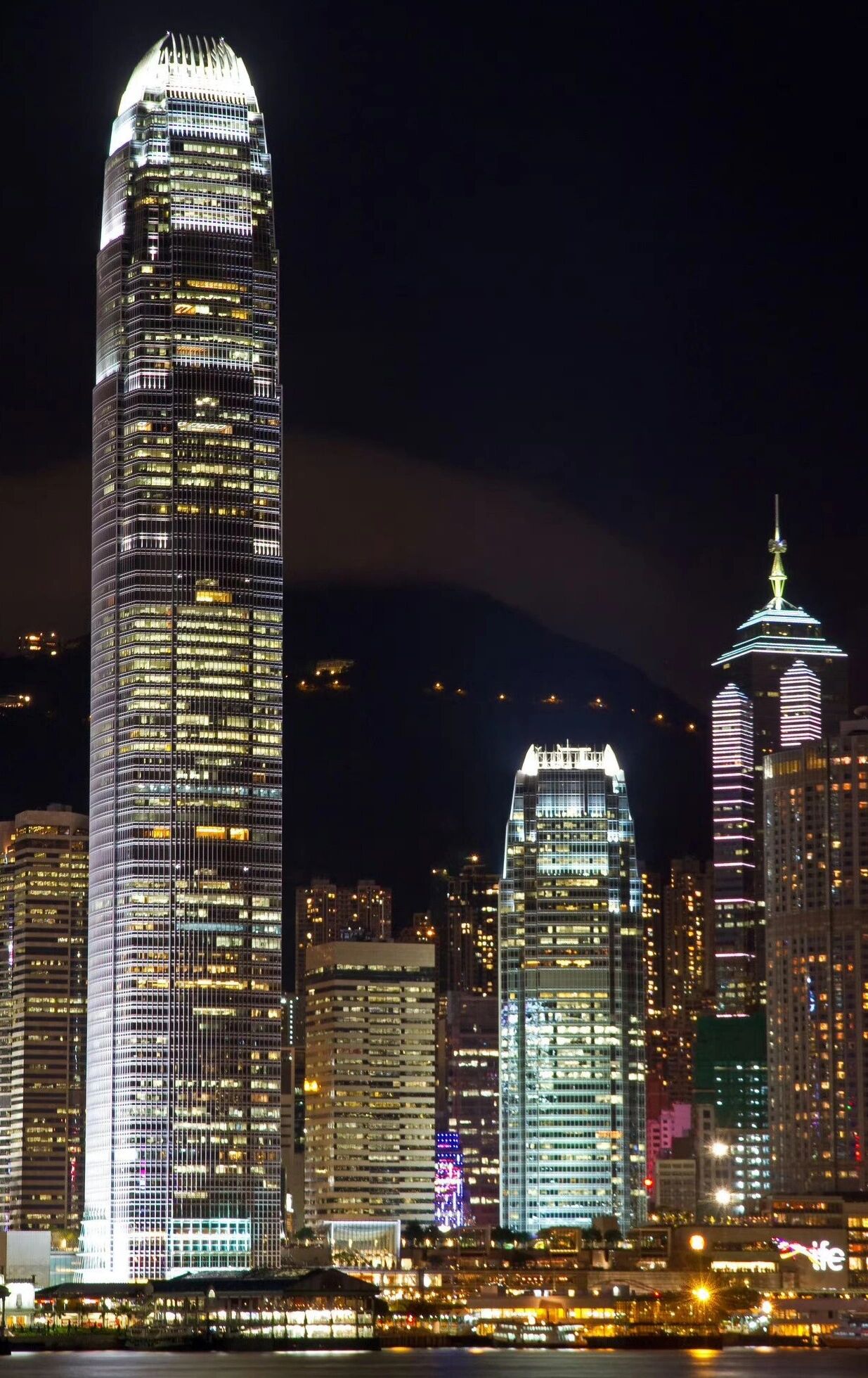 经典建筑案例——香港ifc国金中心二期 香港ifc国金中心二期楼高412米