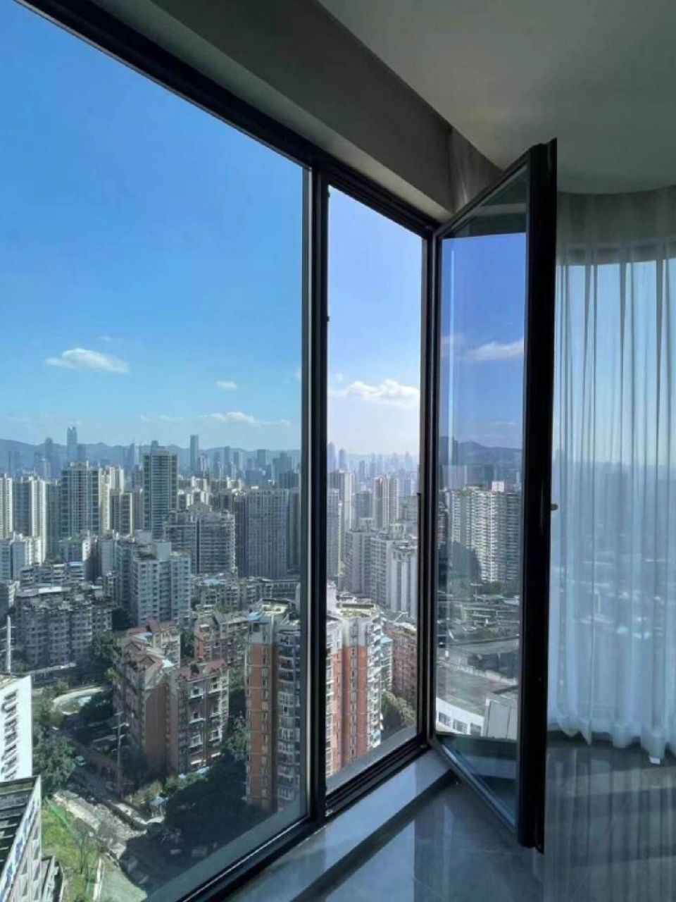 没有护栏的落地窗是否安全?