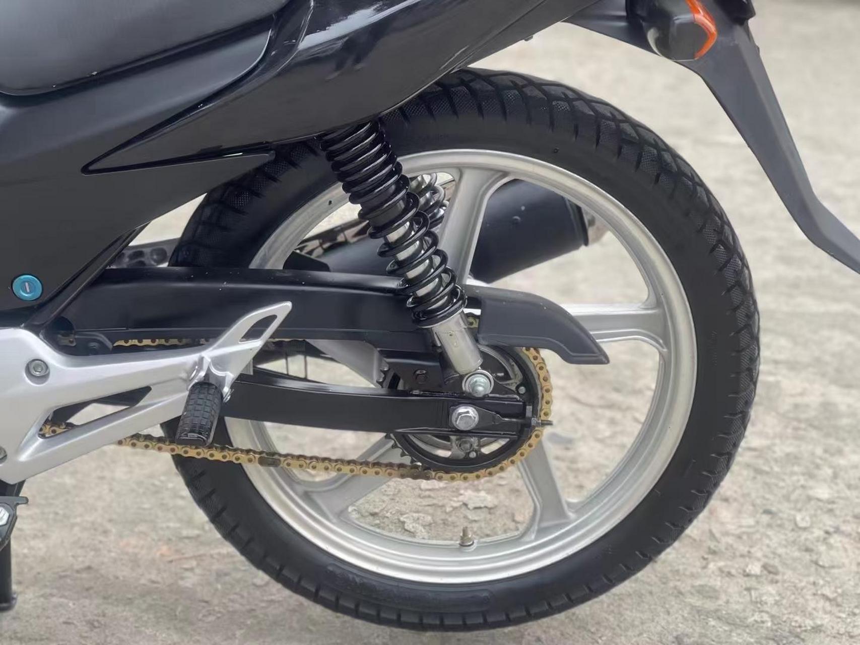 原装五羊本田cbf小战鹰125cc 铝圈碟刹高配置 前后轮胎饱满 发动机