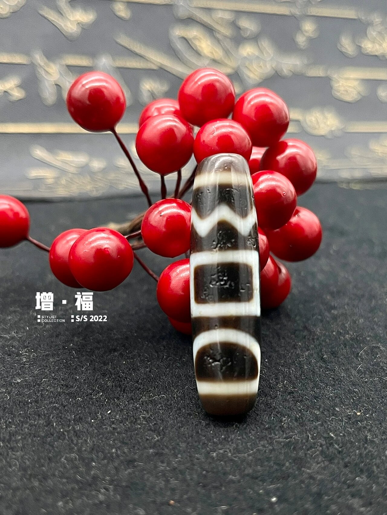 特殊图腾:息增怀诛 天珠   这是一颗集大成的特殊图腾天珠 名为息增怀