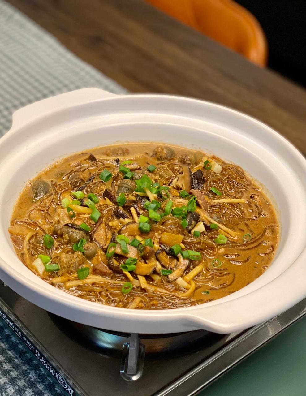 二人食:米其林之光沙蒜豆面,附做法 沙蒜豆面一直是去海鲜饭馆的必