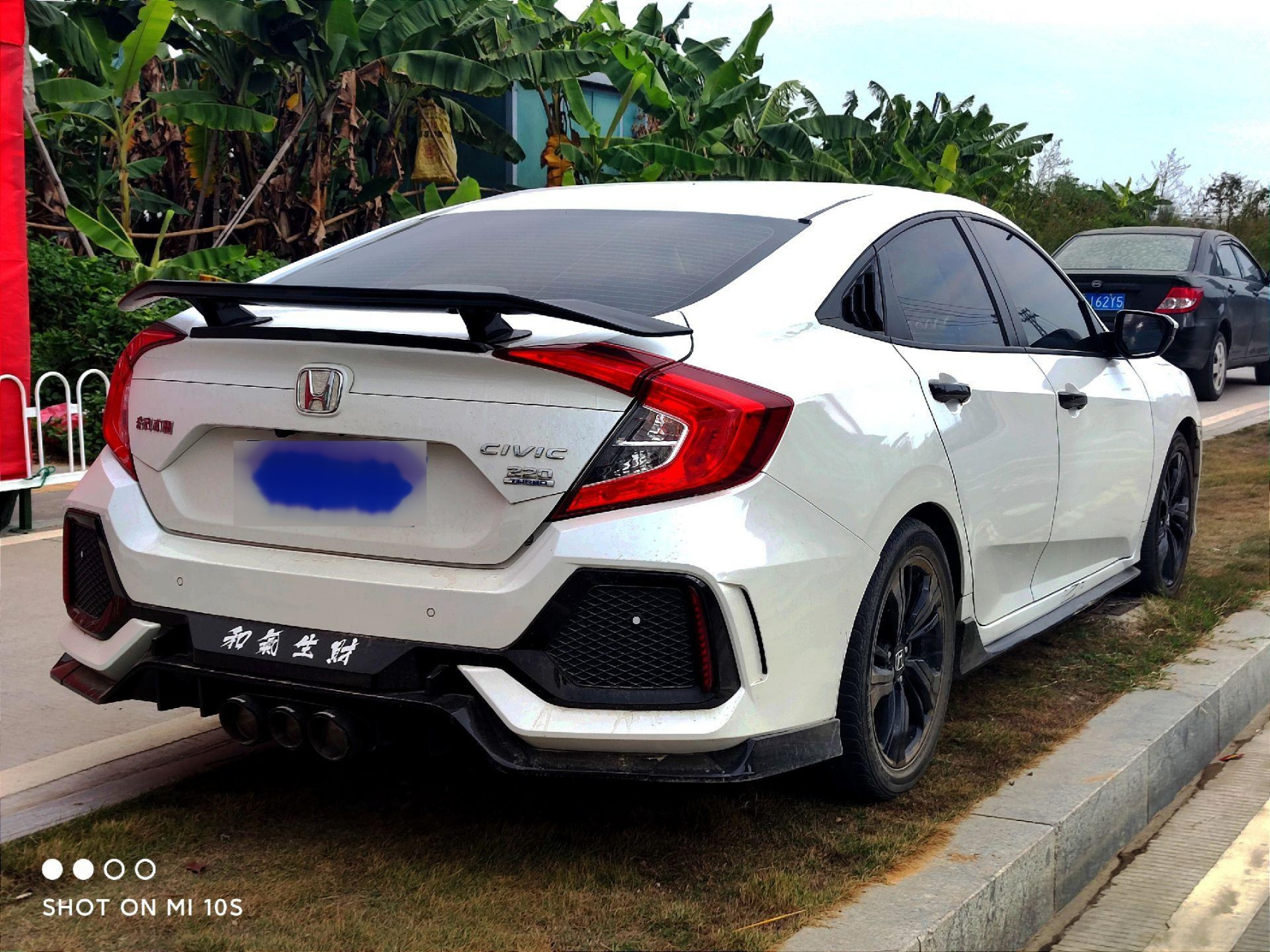 带小尾翼的本田civic220,气质非凡!