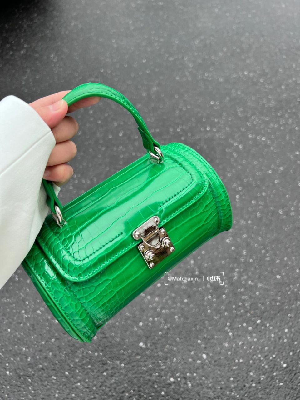 好绝的绿色～ 鳄鱼纹好显贵!