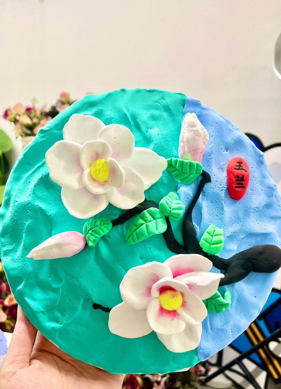 5-7岁儿童手工粘土作品《春日里的白玉兰》 春天的特色主题课94