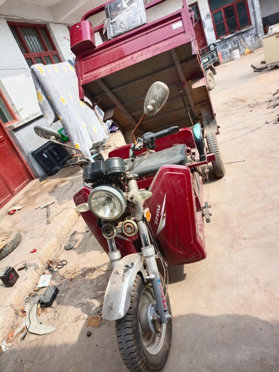 新鸽摩托三轮车转让2300元