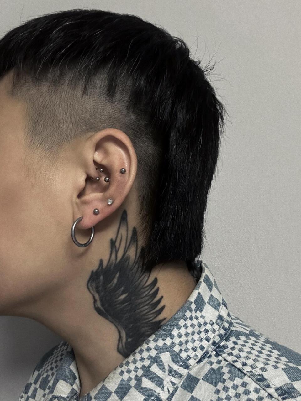 下次还穿#手工穿刺# #钛合金饰品# #钛合金耳钉# #享受生活# #耳轮脚