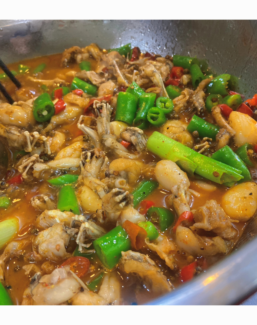 曲靖美食·小杨跳跳鸡 吃腻了麻辣口的整只蛙 来试试小杨跳跳鸡的青椒