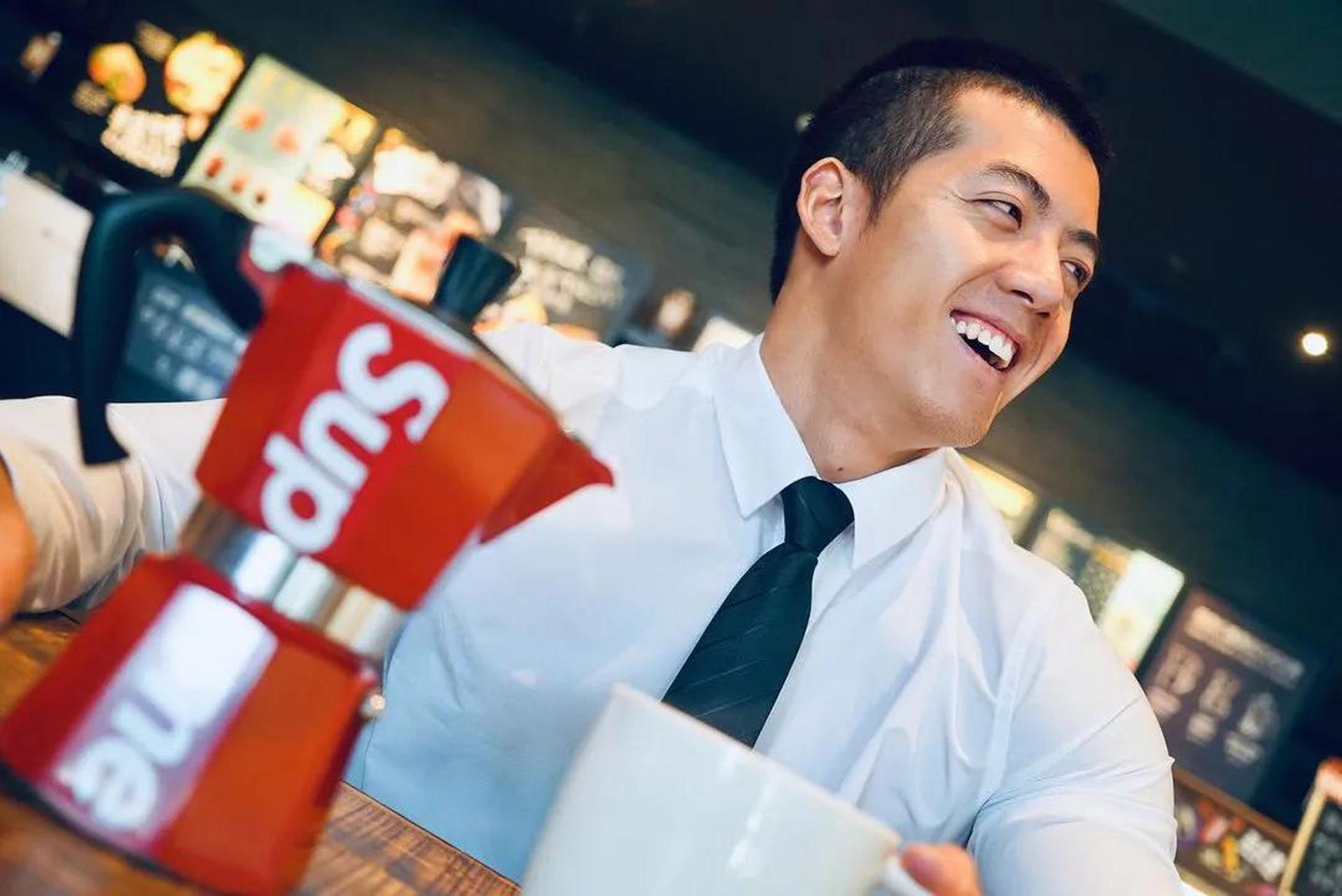 难道只有我觉得夏胜杰这几张照片很有吴磊的即视感吗?