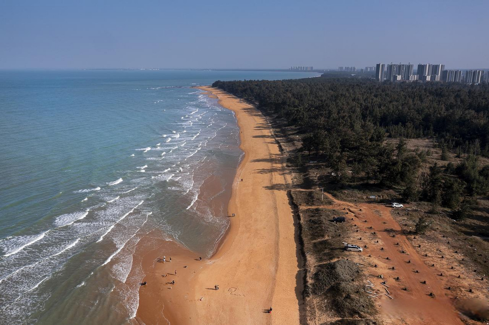 妙笔生花创作挑战航拍海北第一角——临高角,位于海南省临高县,北临北