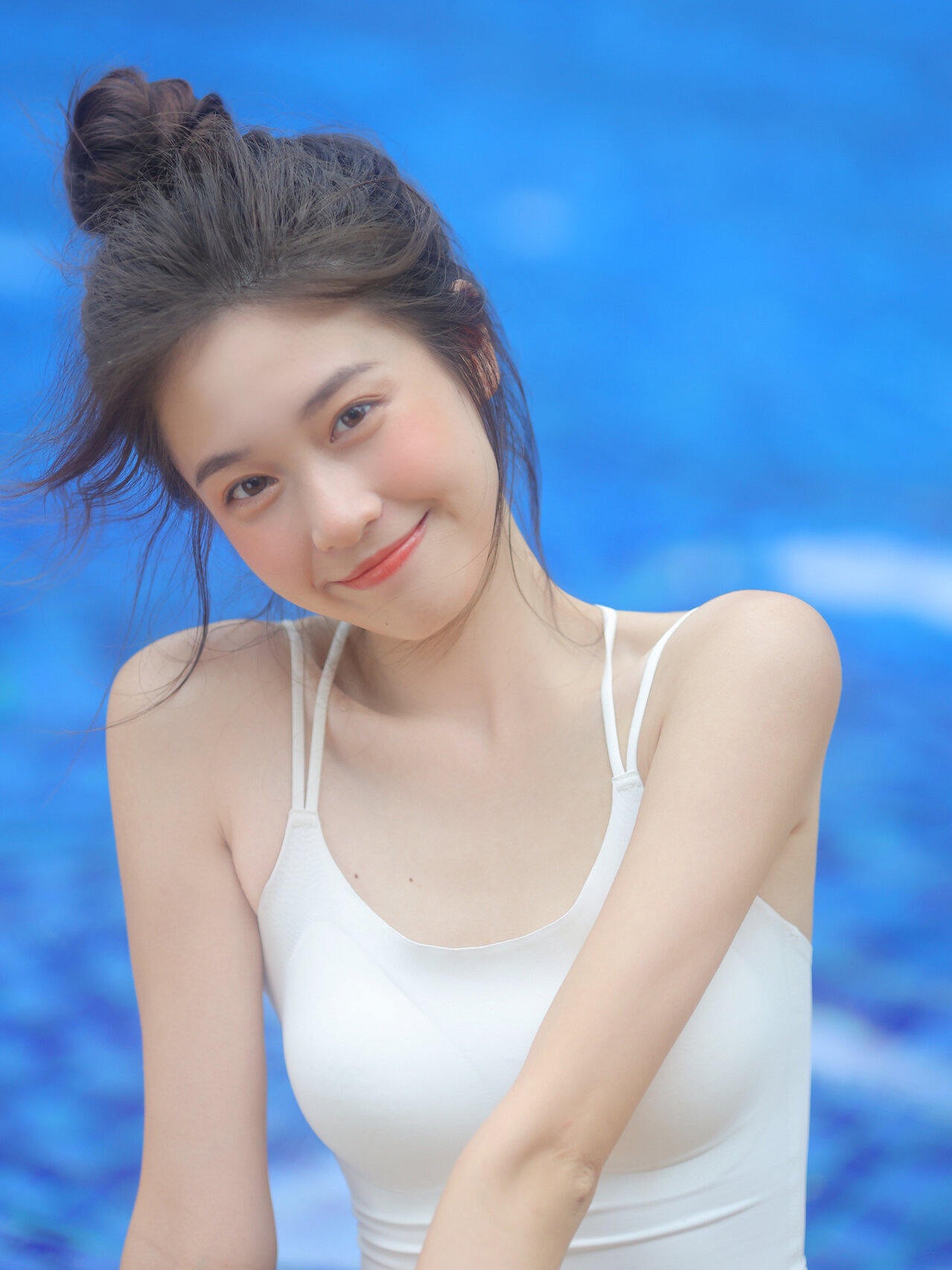 泳池拍照也太清凉了吧! 拍出了女高中生上游泳课的感觉,太青春了吧!