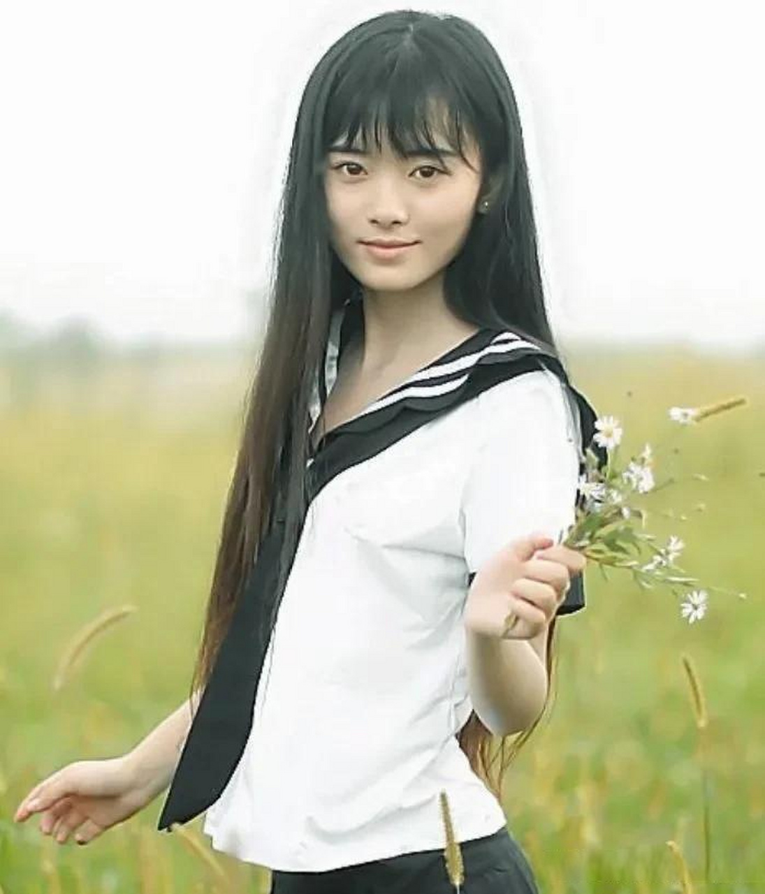 鞠婧祎中学时期的照片图片