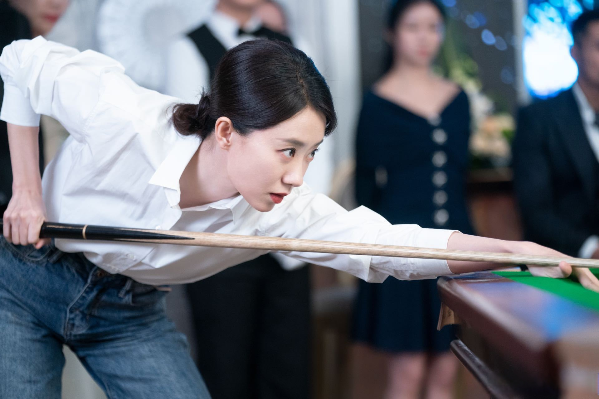 白衬衫是张小斐的开关 白衬衫不仅是张小斐的开关也是我们爱情的开始