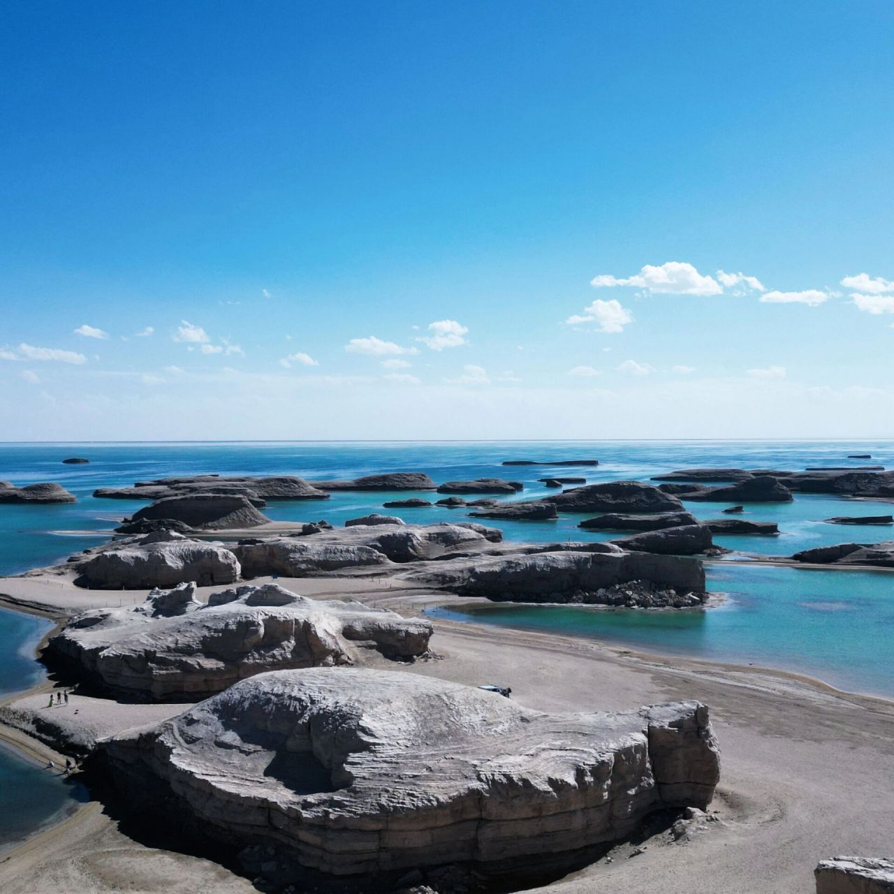 荒无壮阔的美景|乌素特(水上)雅丹地质公园 水上雅丹宝蓝色的湖面
