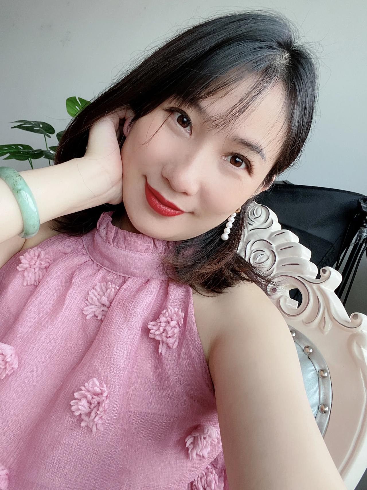 在工作室的日常搞事业的小女子每天都有拍摄今天继续拍热点明天要
