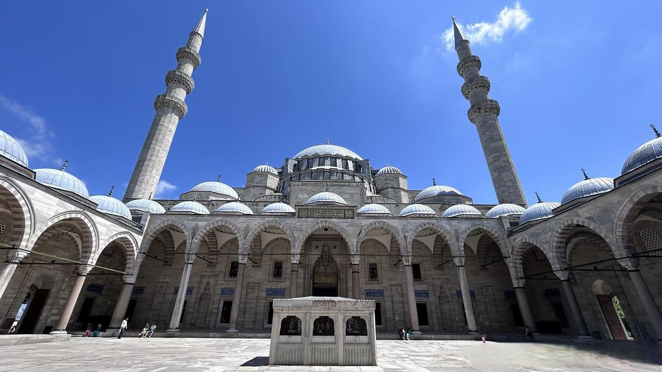 【米玛尔·西南的杰作: 苏莱曼尼耶清真寺】 苏莱曼尼耶清真寺(süley