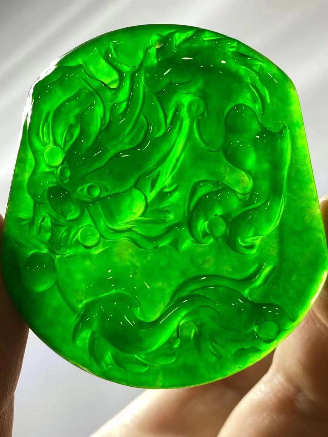 高冰帝王绿翡翠龙牌