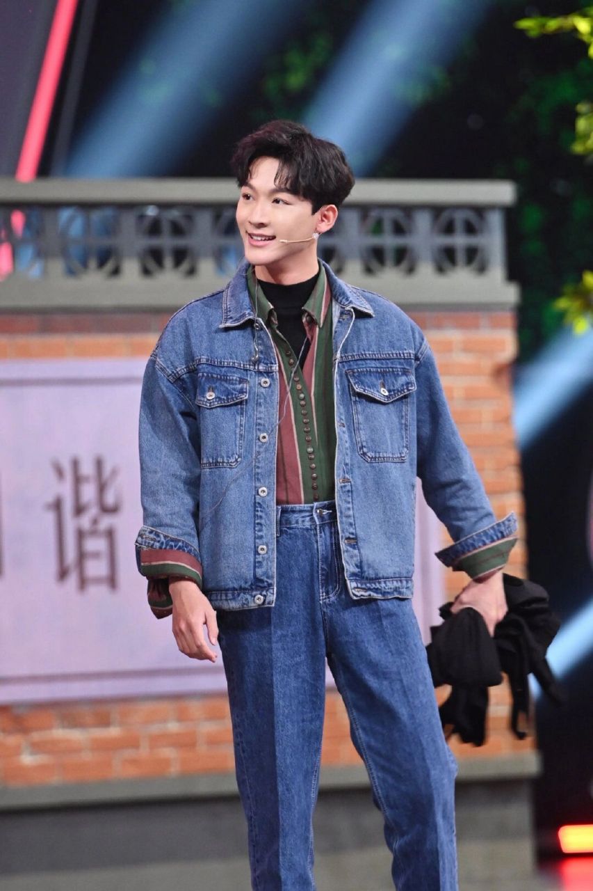 张晚意 壁纸分享