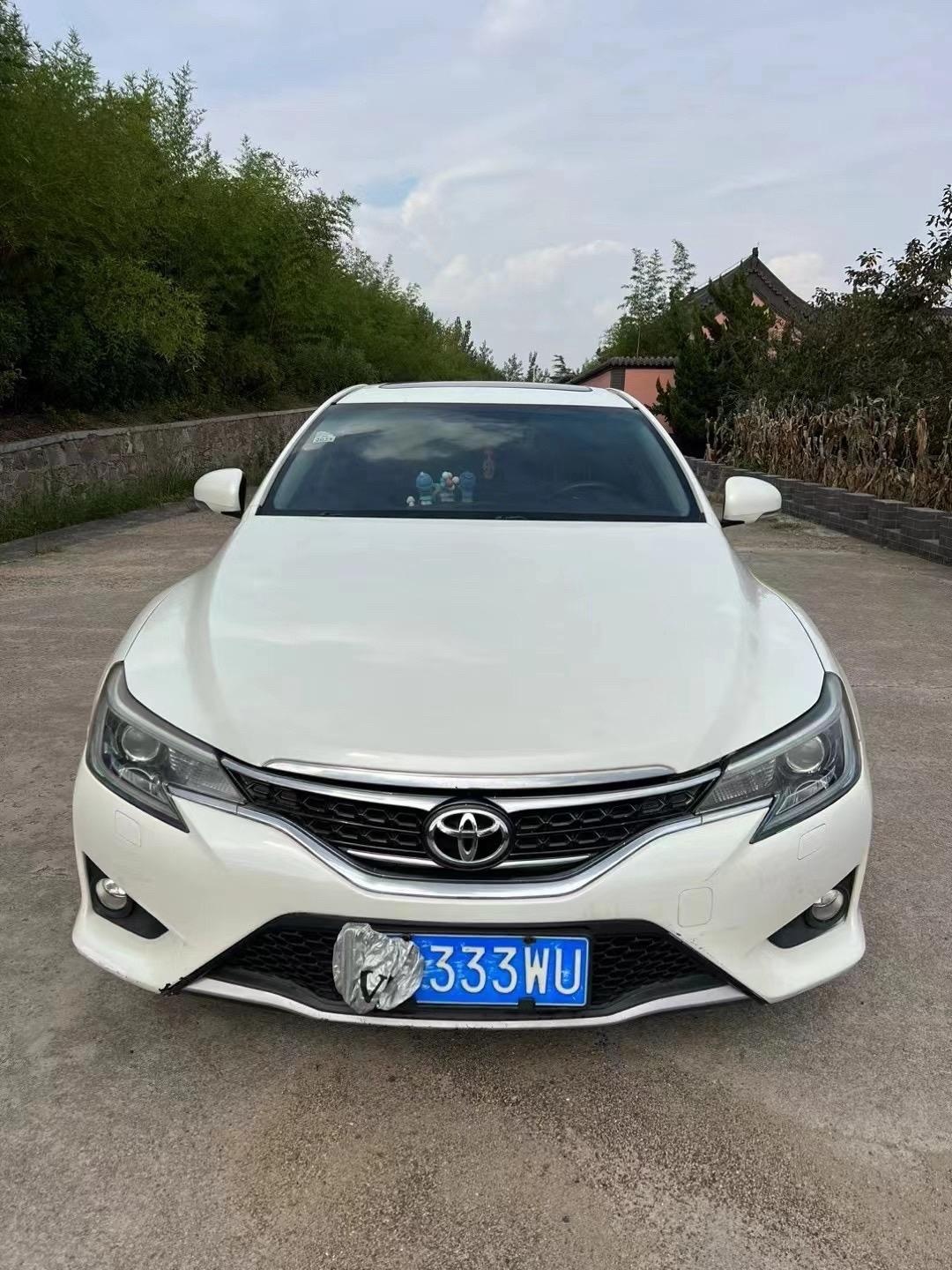 2015年8月丰田锐志2.5v6顶级配置