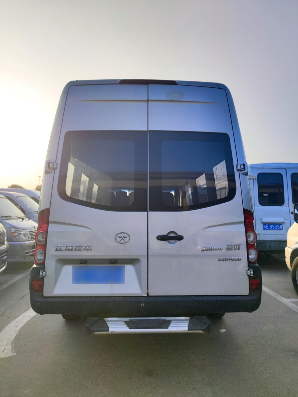 2016年江淮星锐5.99米加长高顶.依维柯