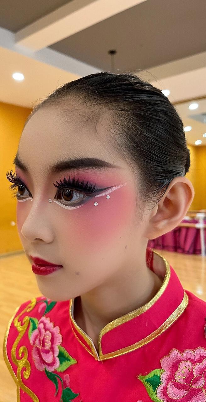 小小花旦戏曲妆容分享