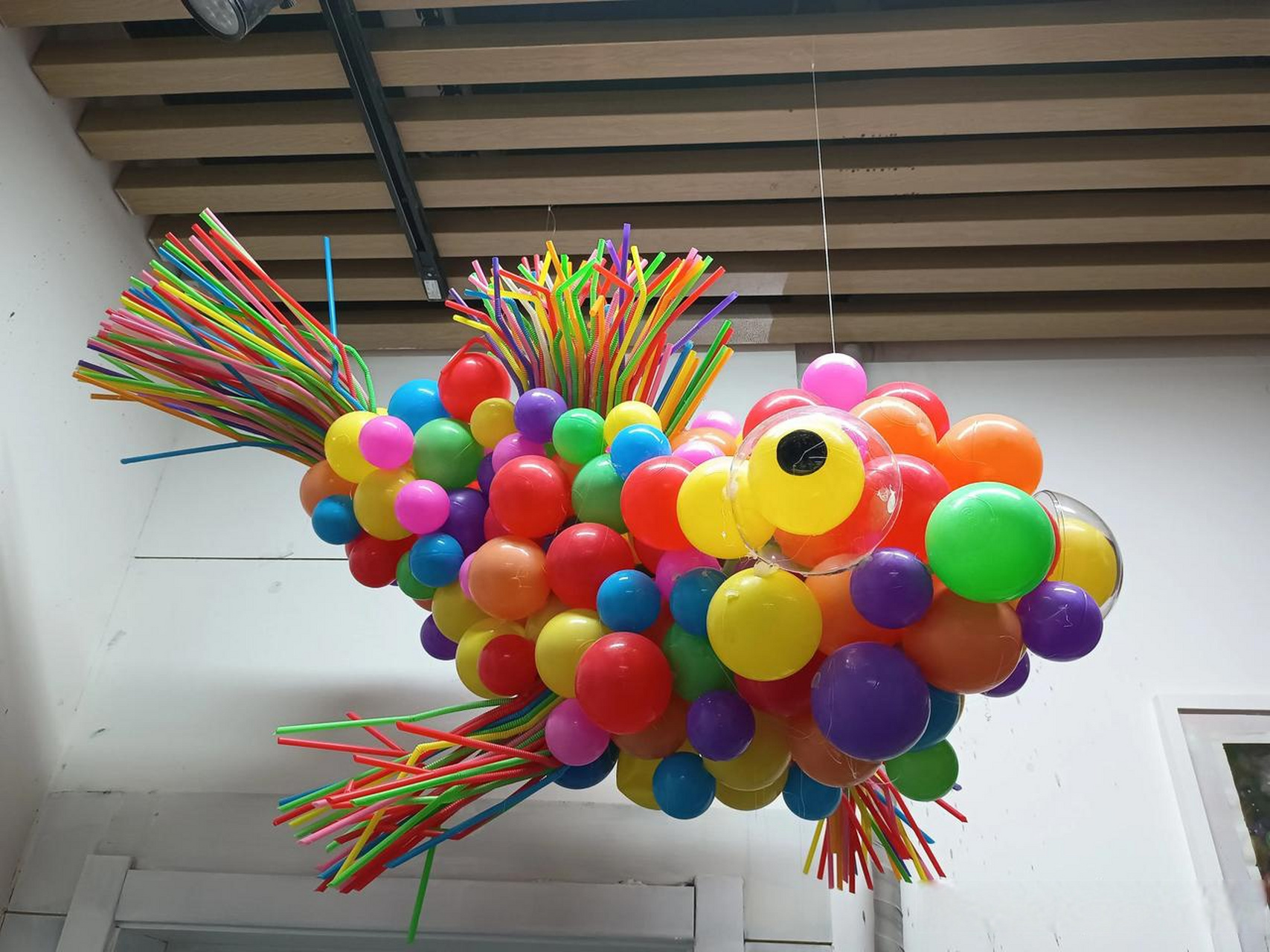 一个人如果八面玲珑,能说会道,特别会来事,这个人根本不是情商高