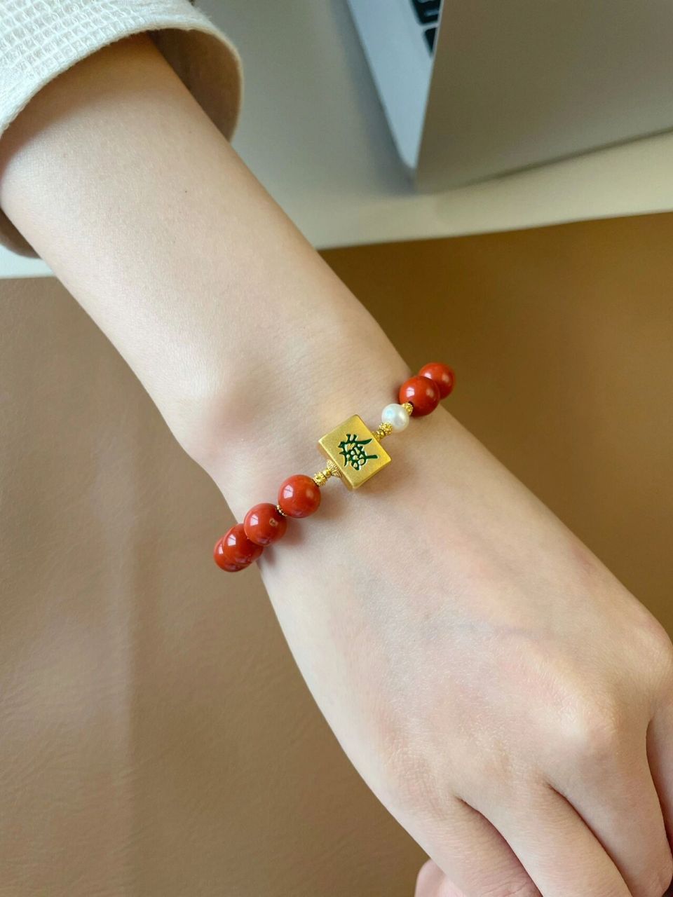 对于爱打麻将的小姐姐们来说 怎么能少的了这款麻将手链 _ 黄金发财